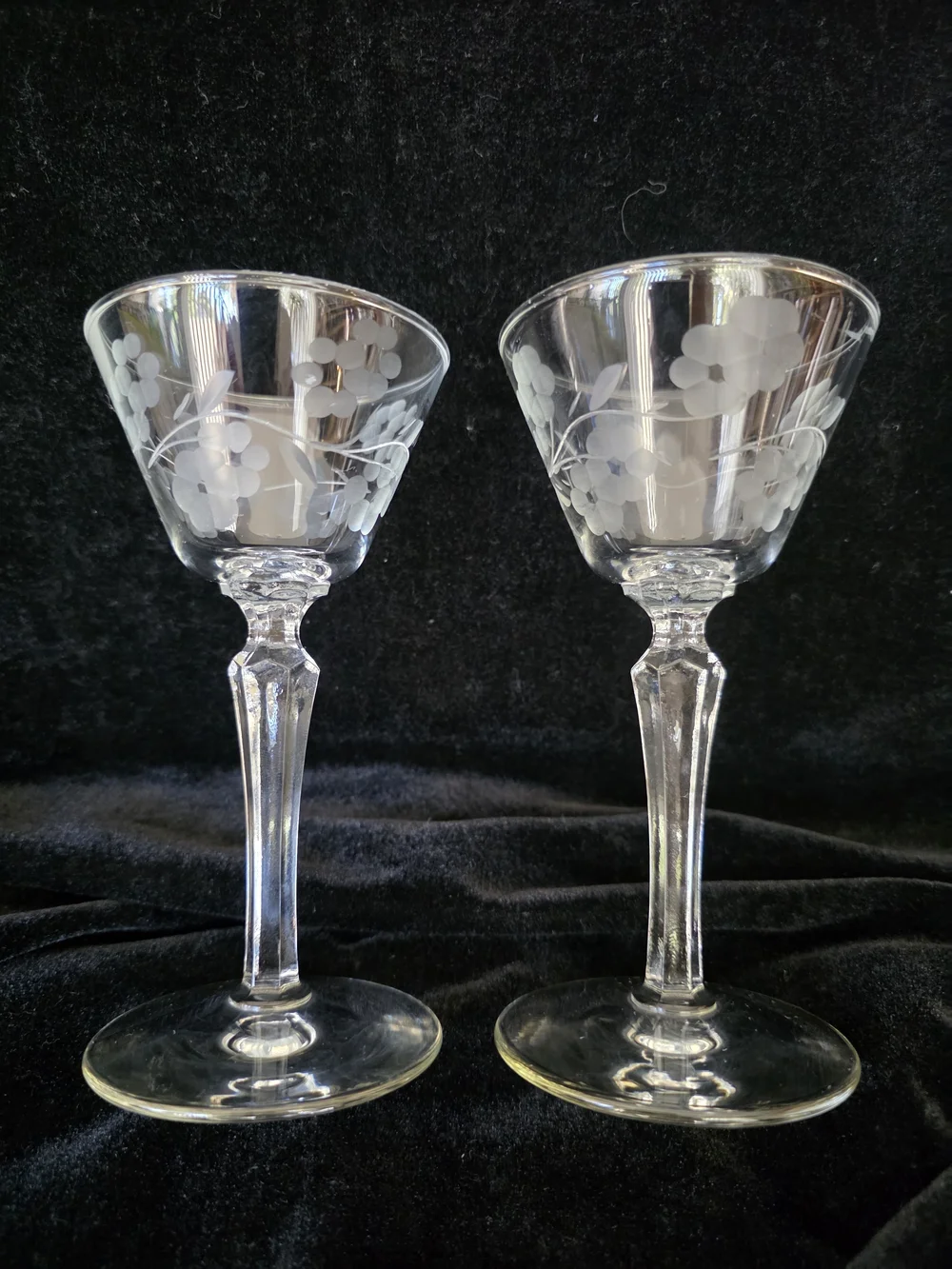 Vintage Libbey 2 Clear Etched Floral Stemmed Wine Glasses